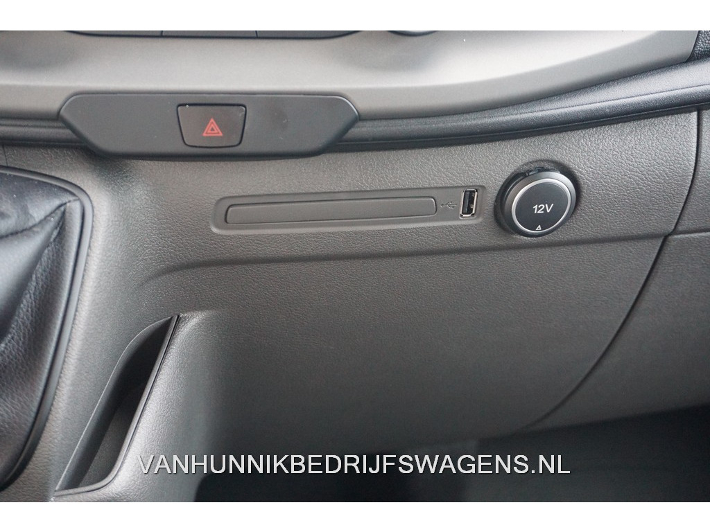 33992100-ford-transit-custom-15