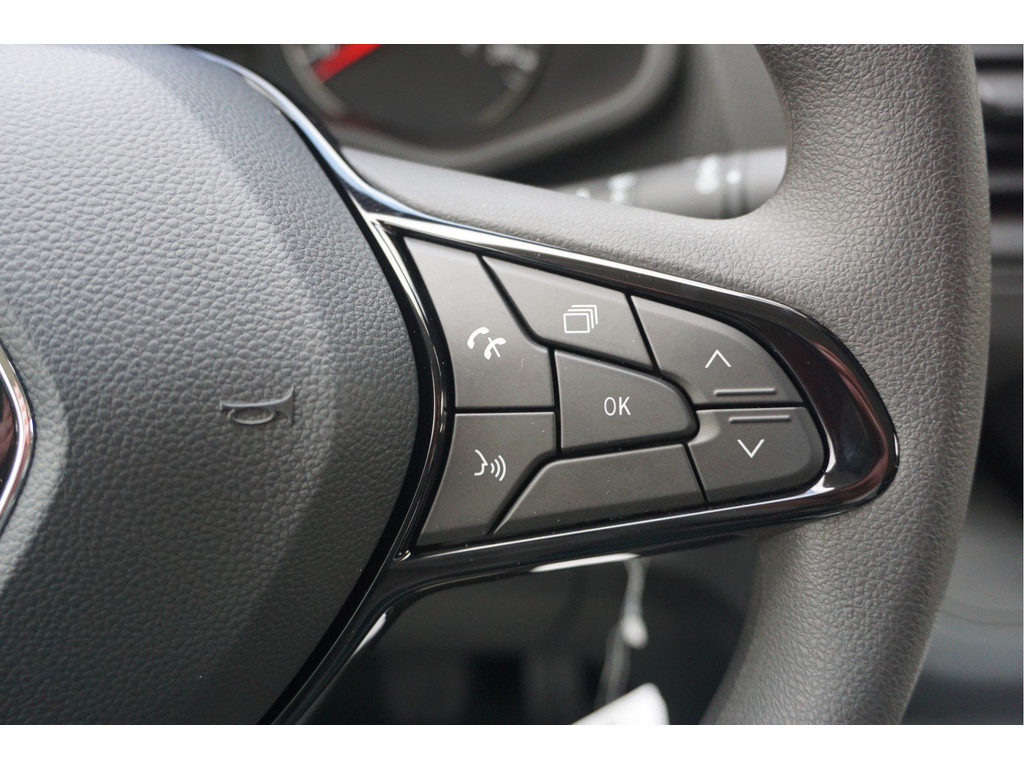 37926122-renault-trafic-15