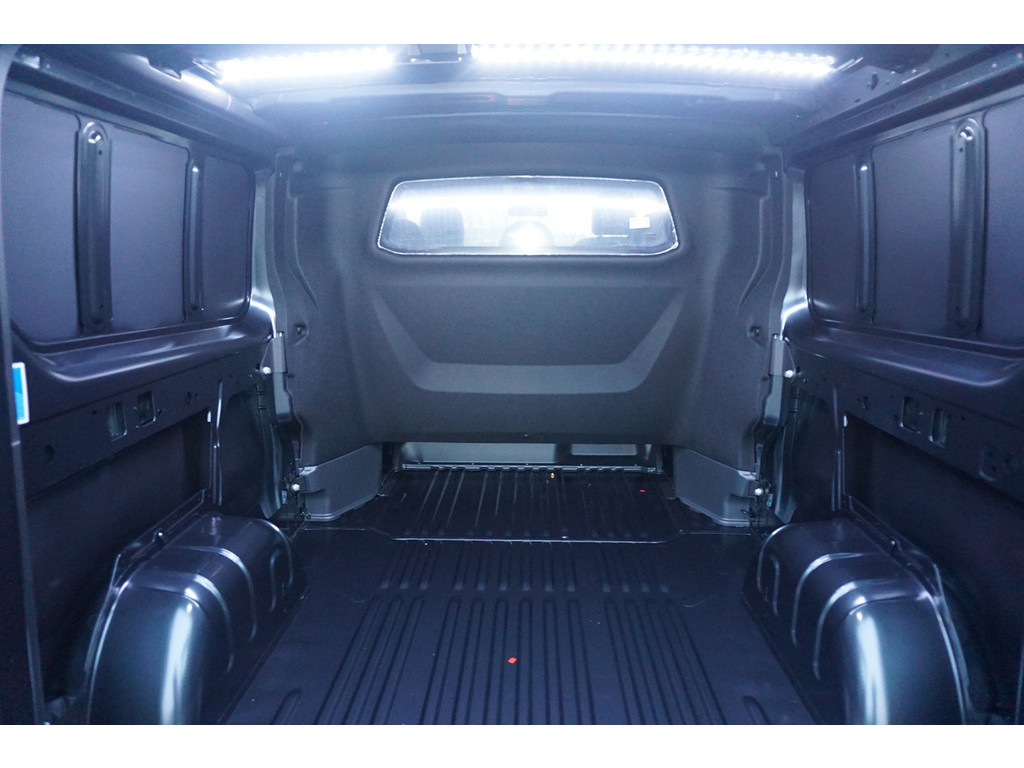 37926202-renault-trafic-8