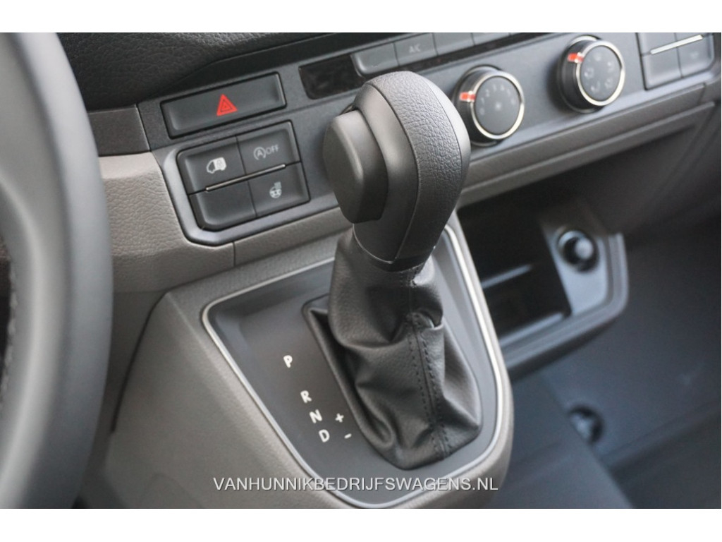 38016629-volkswagen-crafter-14