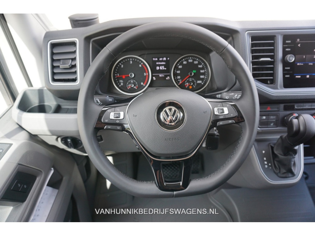 38016642-volkswagen-crafter-10