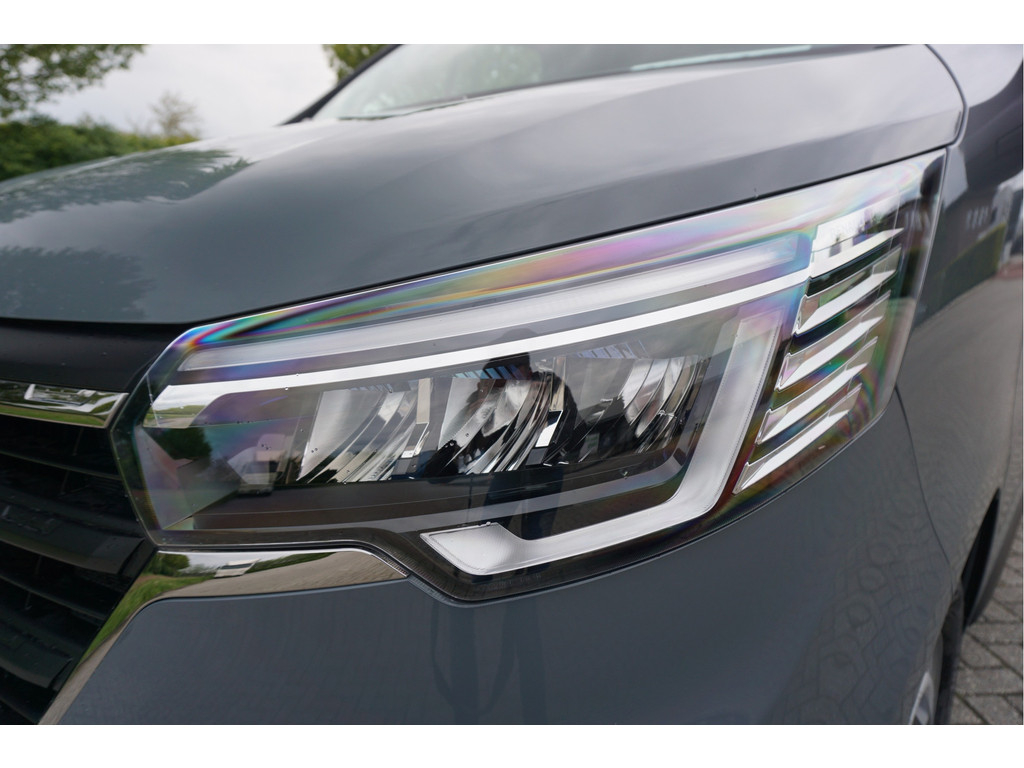 38281705-renault-trafic-20