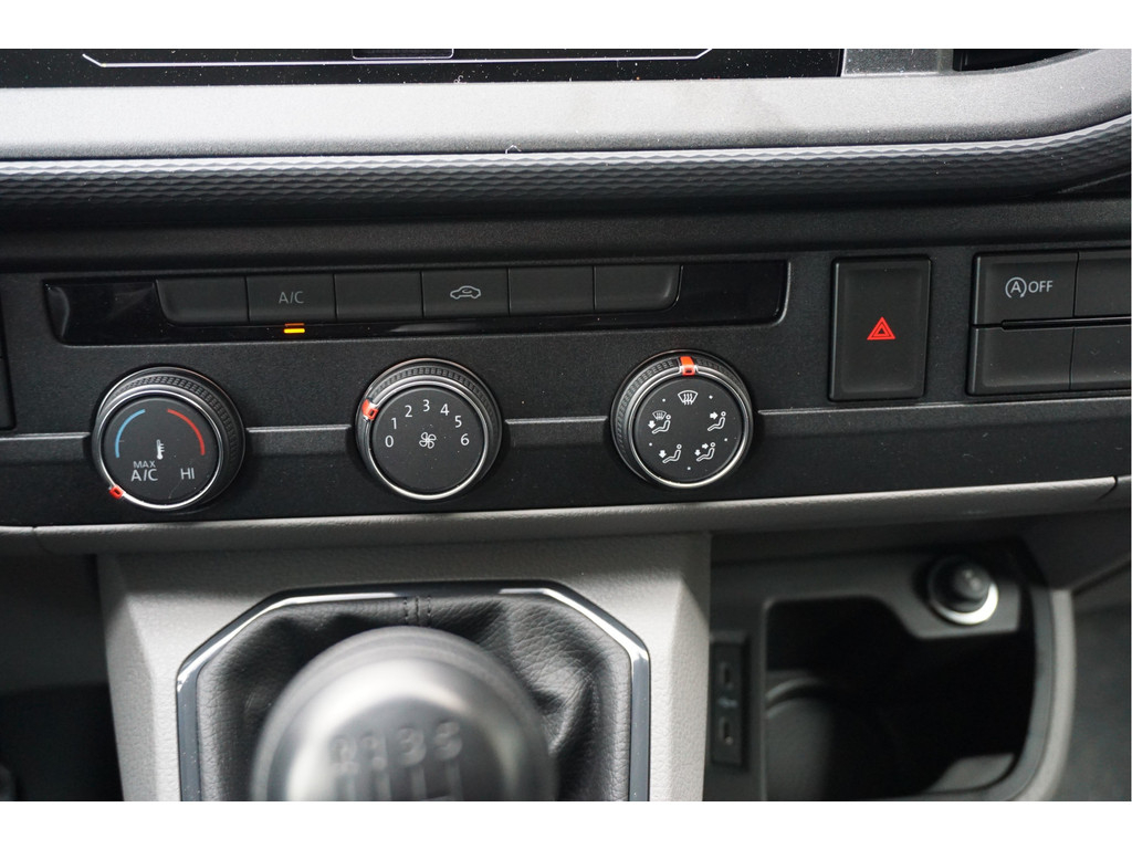 38921718-volkswagen-transporter-14