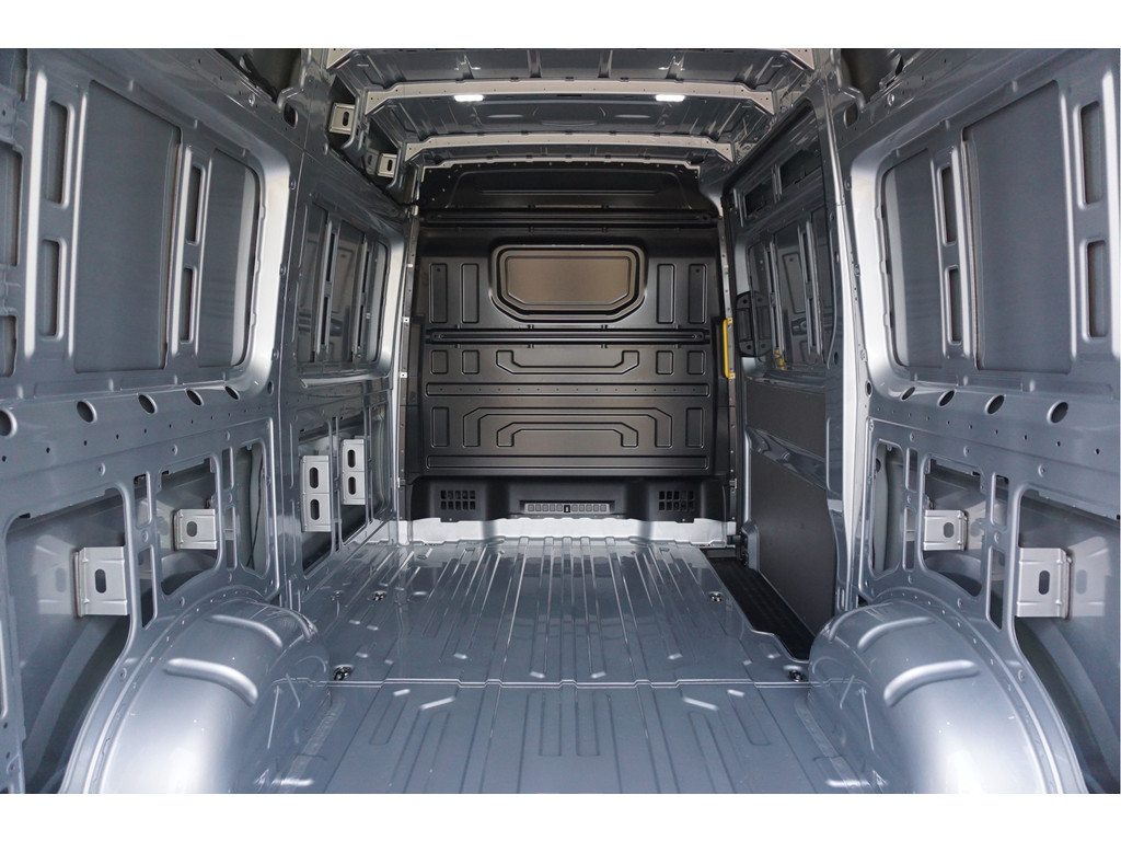 38977176-volkswagen-crafter-7