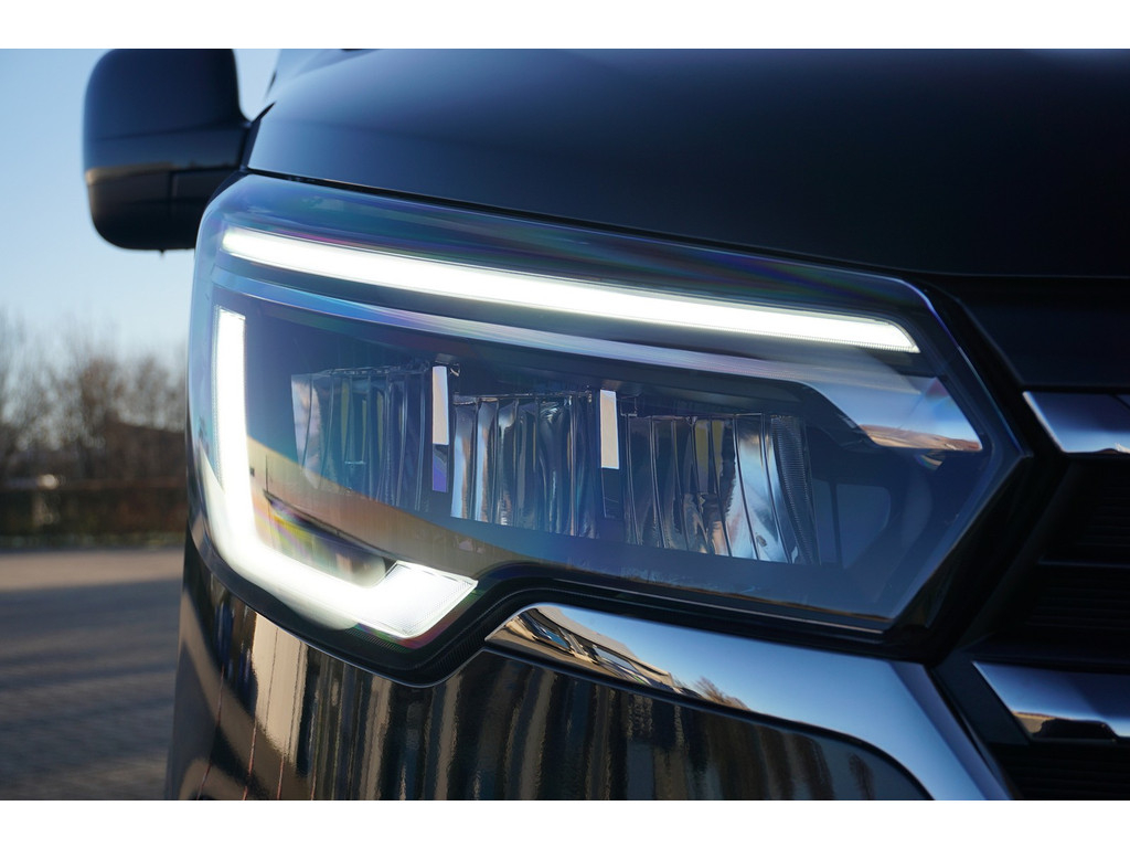 39499601-renault-trafic-19