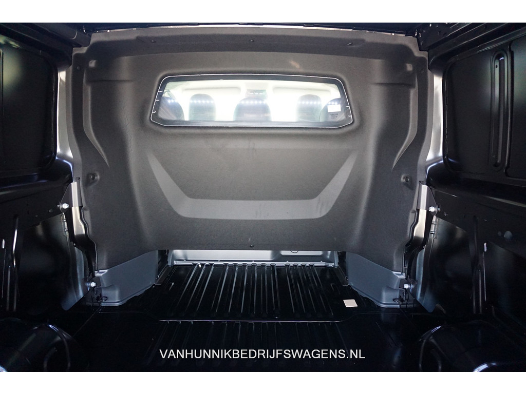 39499601-renault-trafic-7