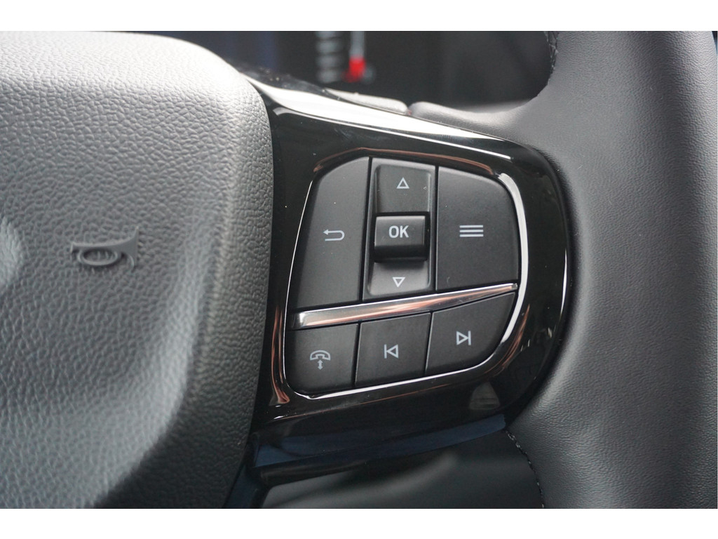 40244825-ford-transit-custom-14