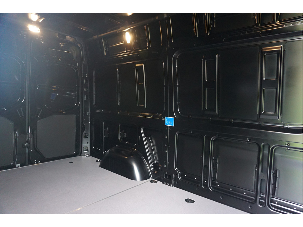 41811303-mercedes-benz-sprinter-6