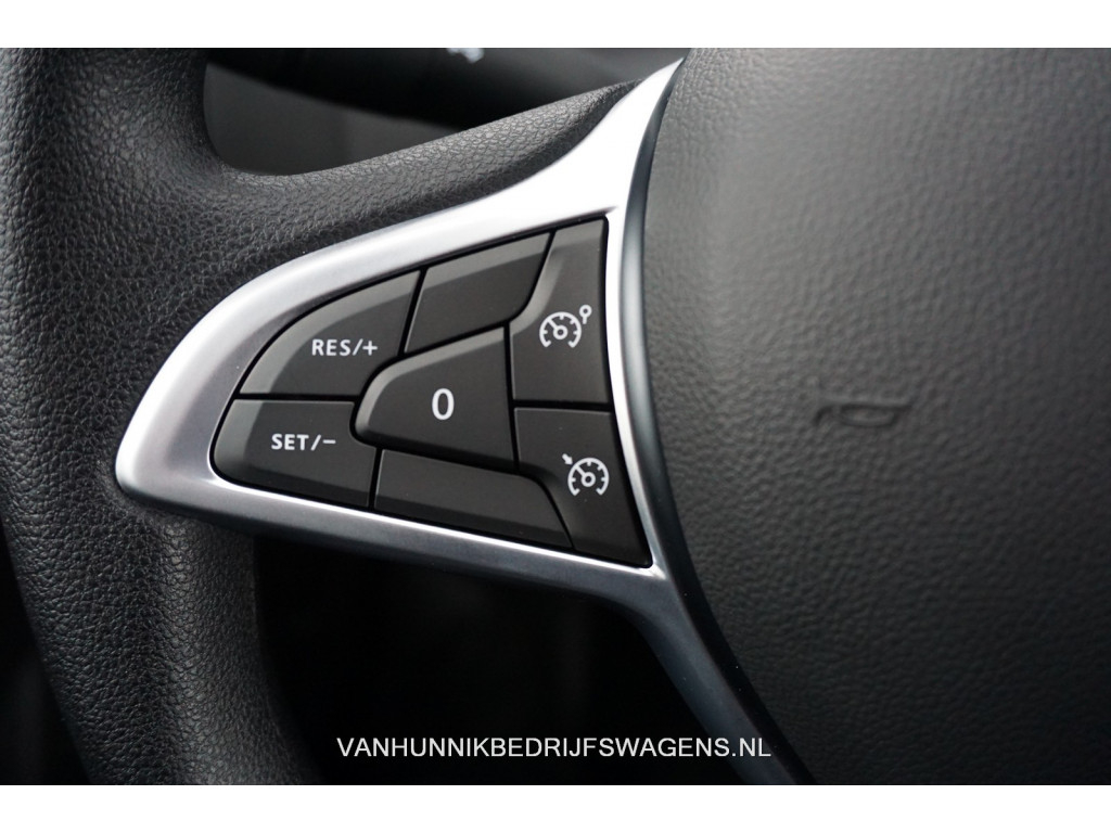 41833712-renault-express-13