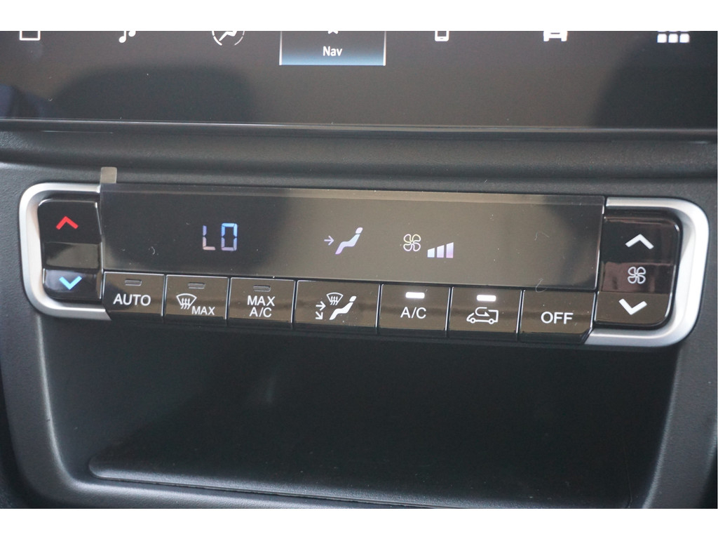 42123706-peugeot-boxer-14