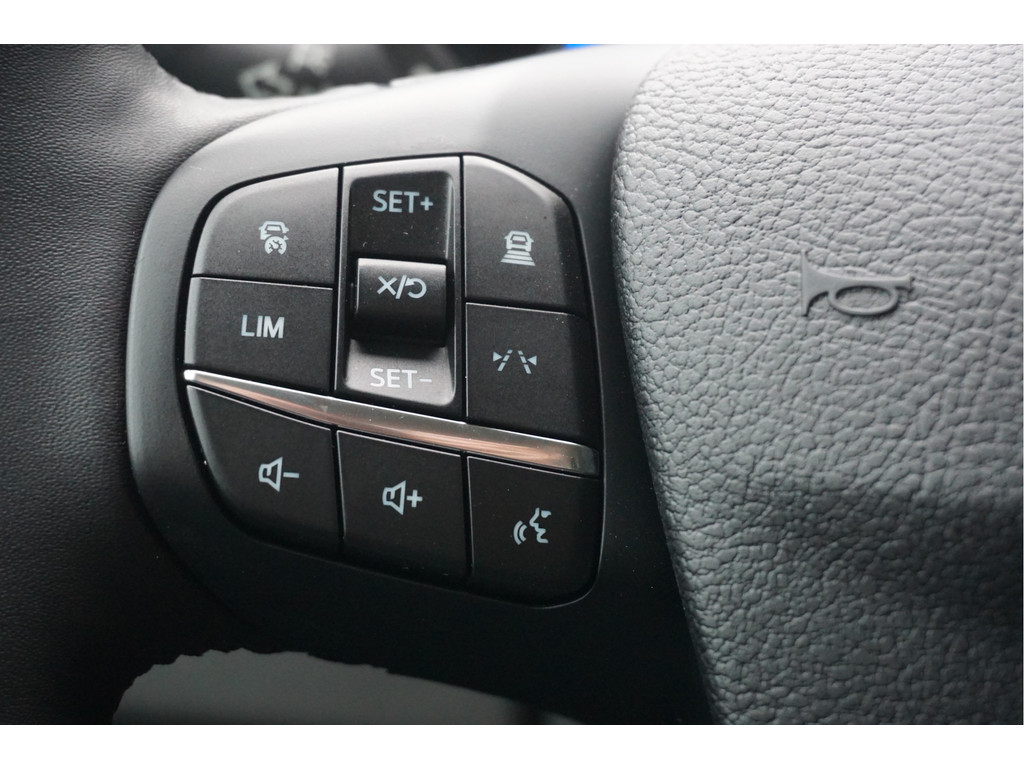 42128391-ford-transit-13