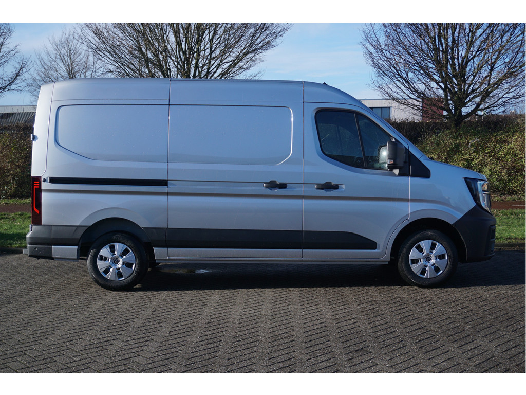 42138713-renault-master-3