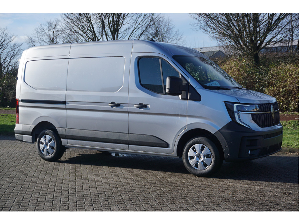 42138713-renault-master-4