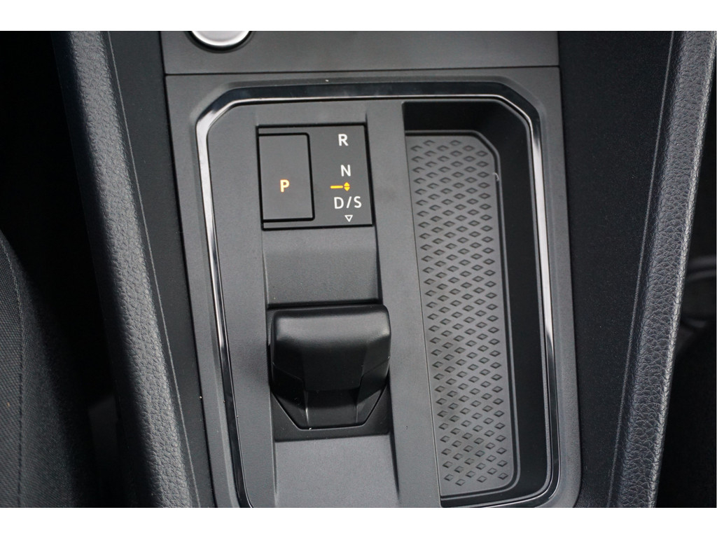 42144813-volkswagen-caddy-maxi-15