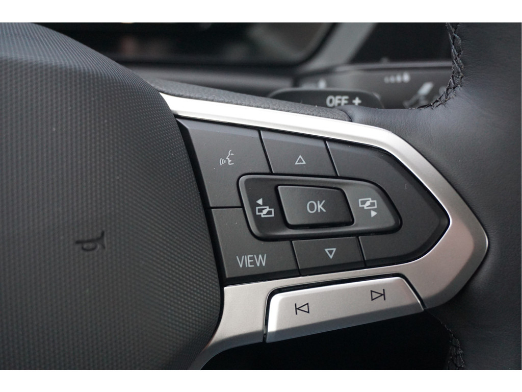 42144813-volkswagen-caddy-maxi-17