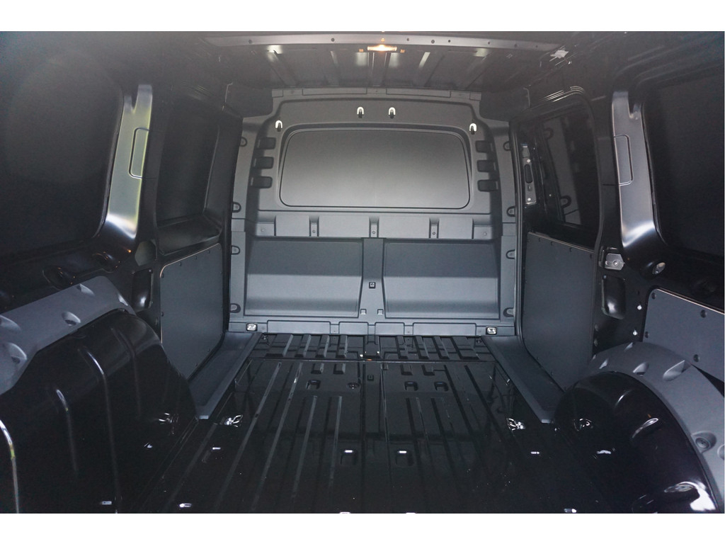 42144813-volkswagen-caddy-maxi-7