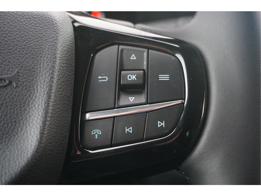 42215397-ford-transit-custom-17