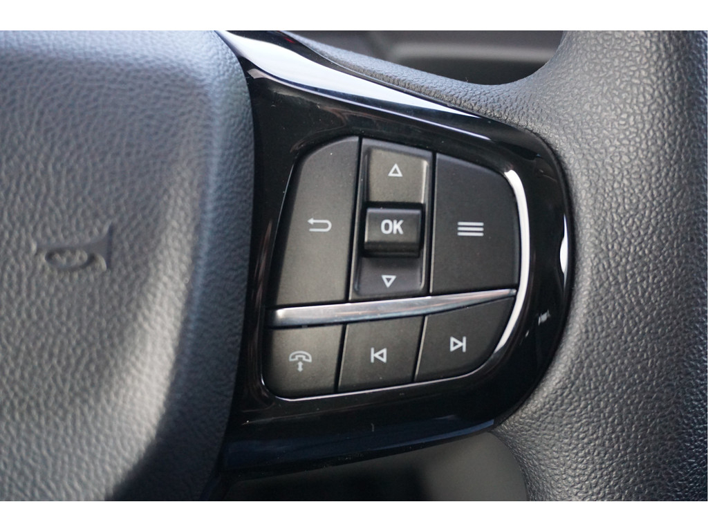 42334395-ford-transit-custom-16