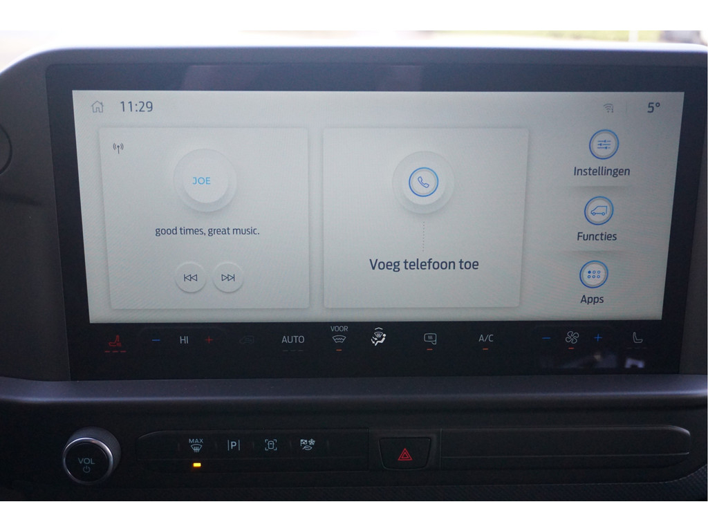 42668904-ford-transit-custom-11