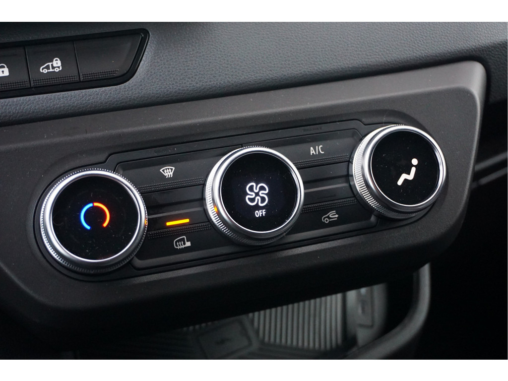 42911678-renault-master-14