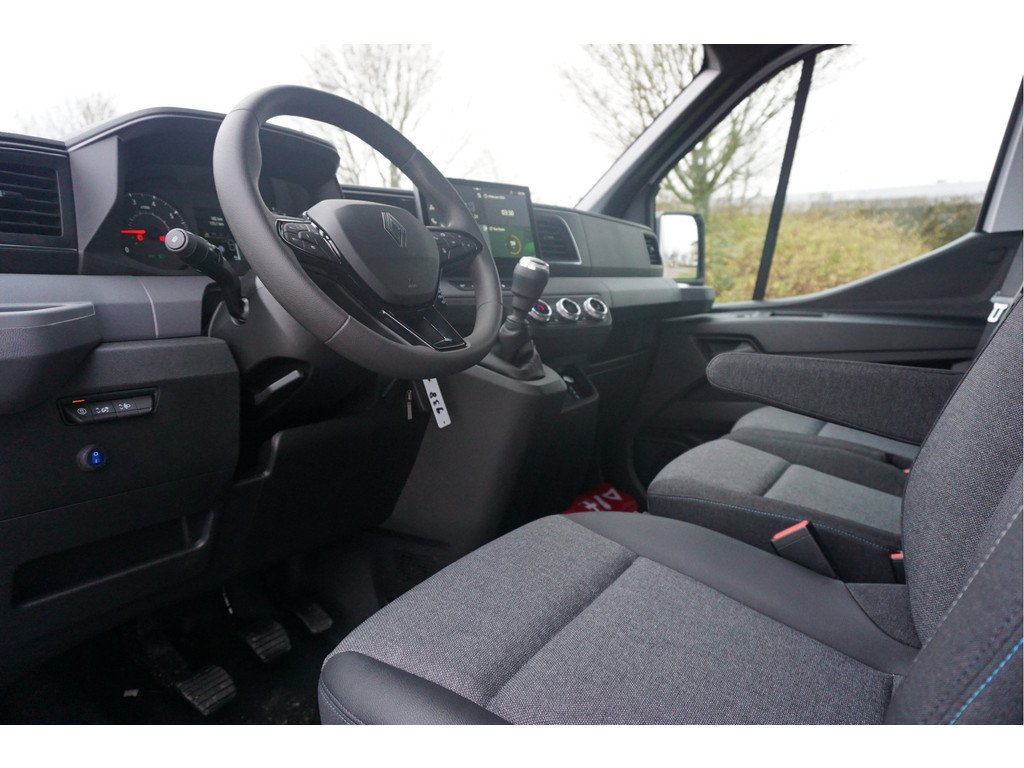 42916529-renault-master-7