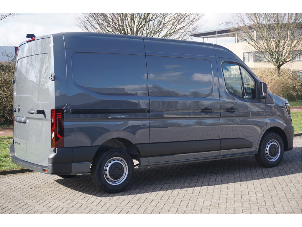 43005188-renault-master-5