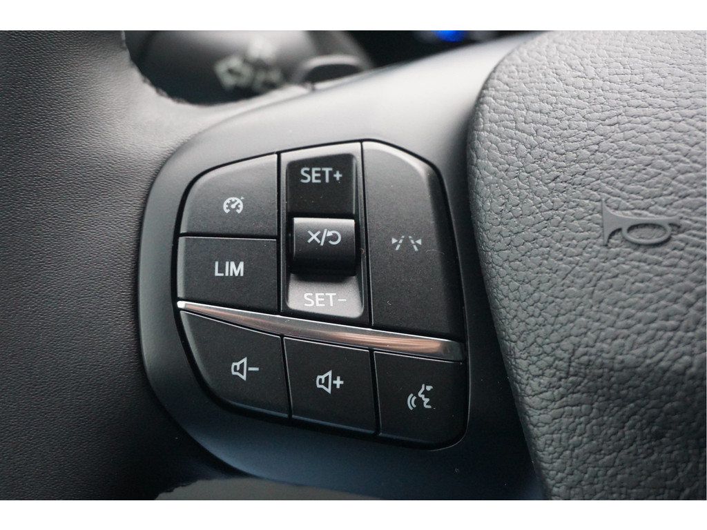 43086906-ford-transit-15