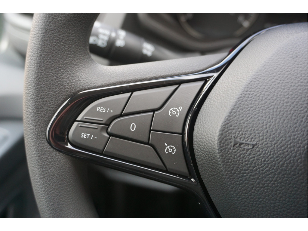 43764346-renault-trafic-14