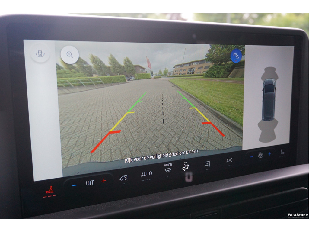 44771359-ford-transit-custom-12