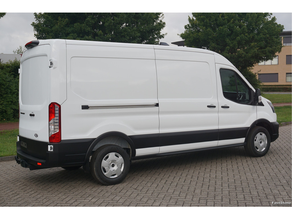 45257180-ford-transit-4