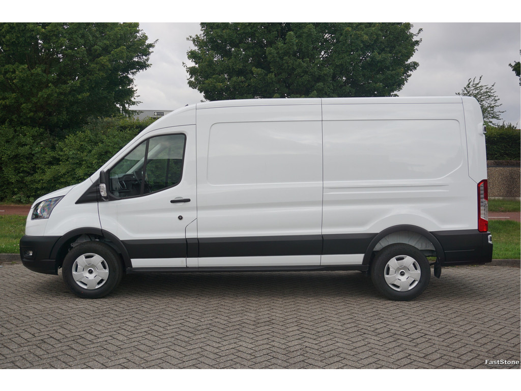 45257339-ford-transit-2