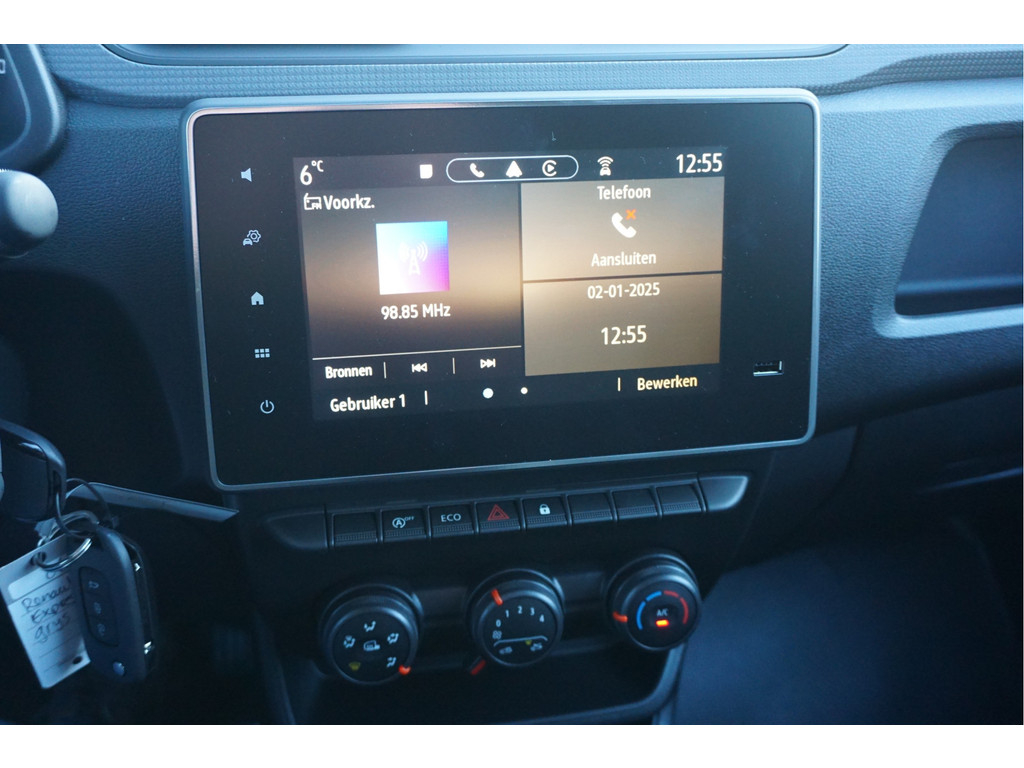 45384846-renault-express-10