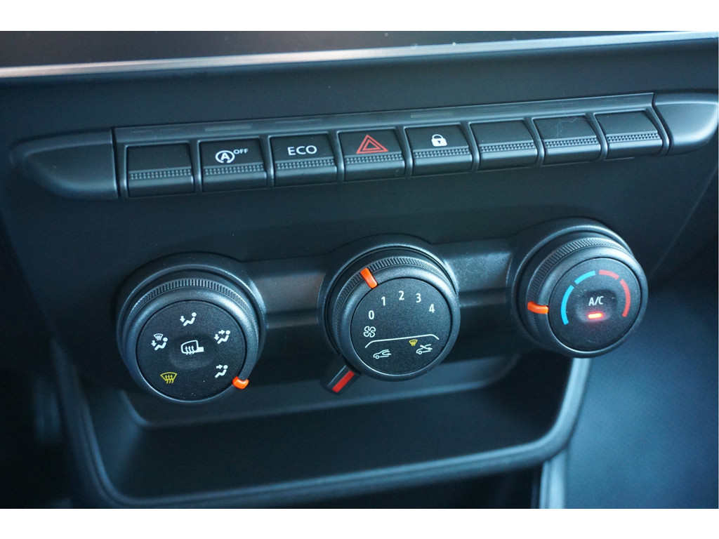 45384846-renault-express-12