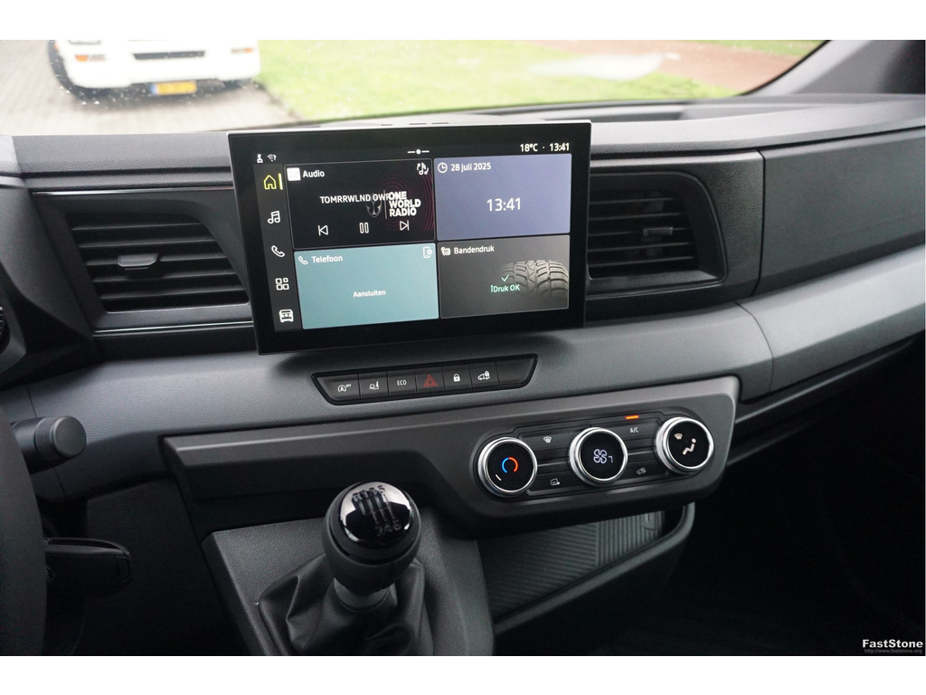 46563260-nissan-interstar-11