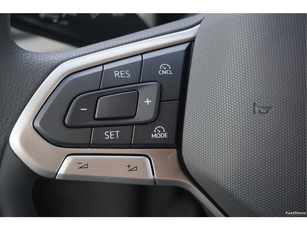 47068514-volkswagen-crafter-14