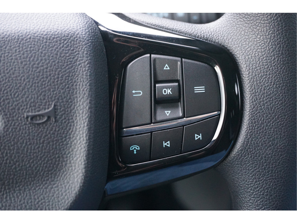 47088143-ford-transit-custom-14