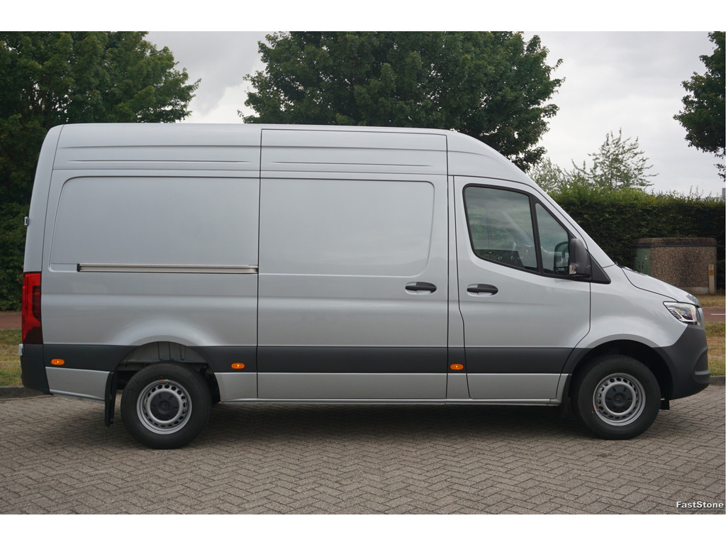 47569390-mercedes-benz-sprinter-5