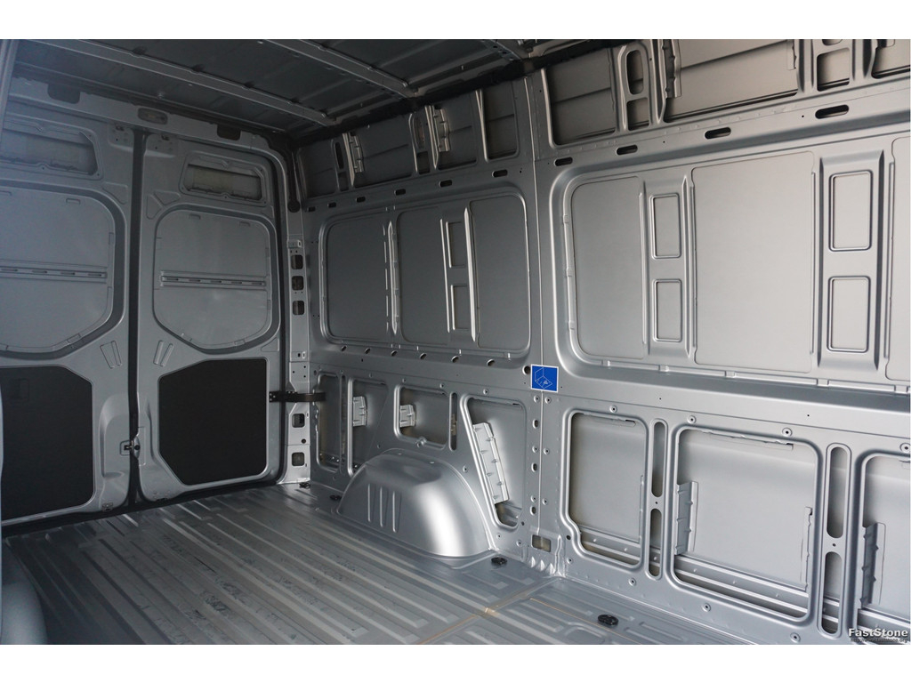 47569424-mercedes-benz-sprinter-8