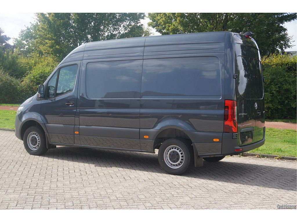 47642977-mercedes-benz-sprinter-3