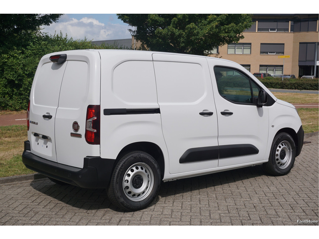 48017571-fiat-e-doblo-4