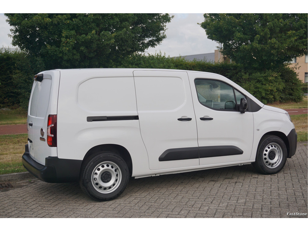 48017676-fiat-e-doblo-4