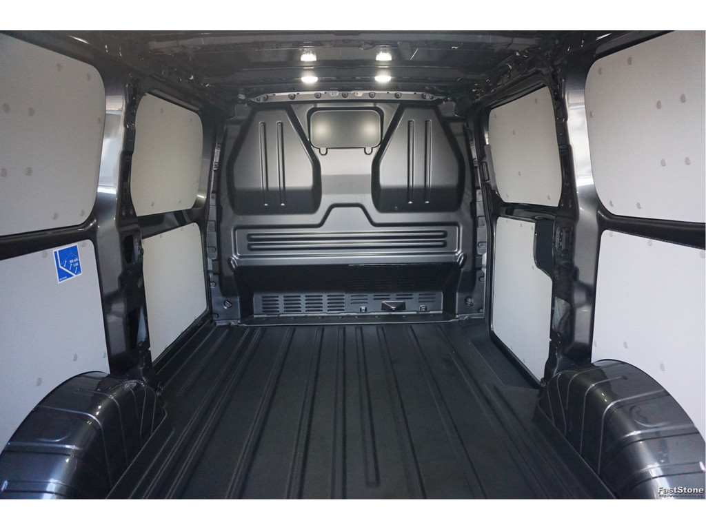 48124989-ford-transit-custom-8