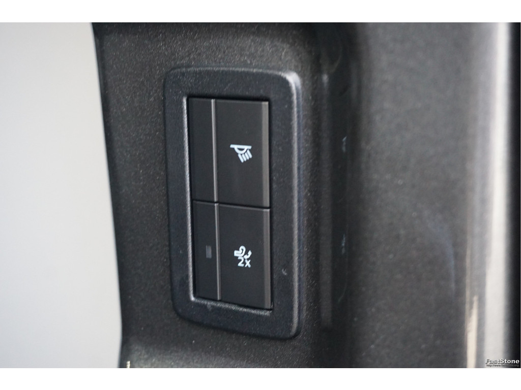 48125009-ford-transit-custom-10