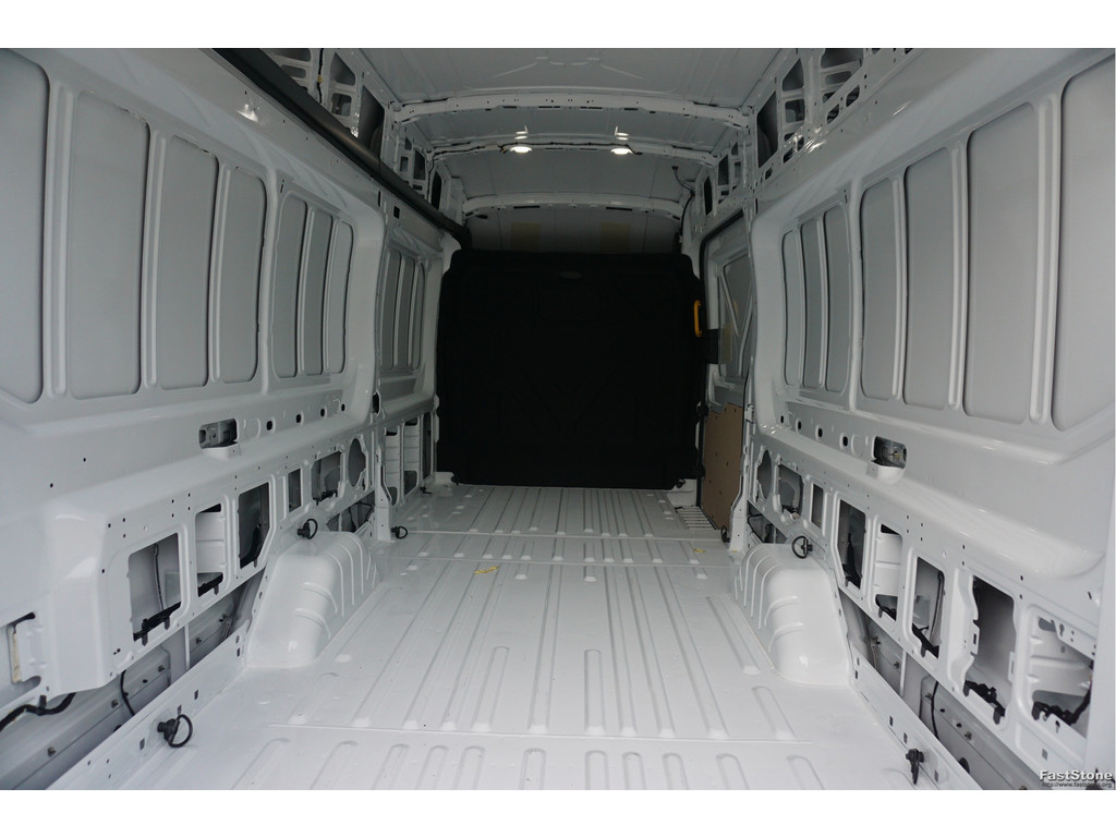 48400466-ford-transit-8