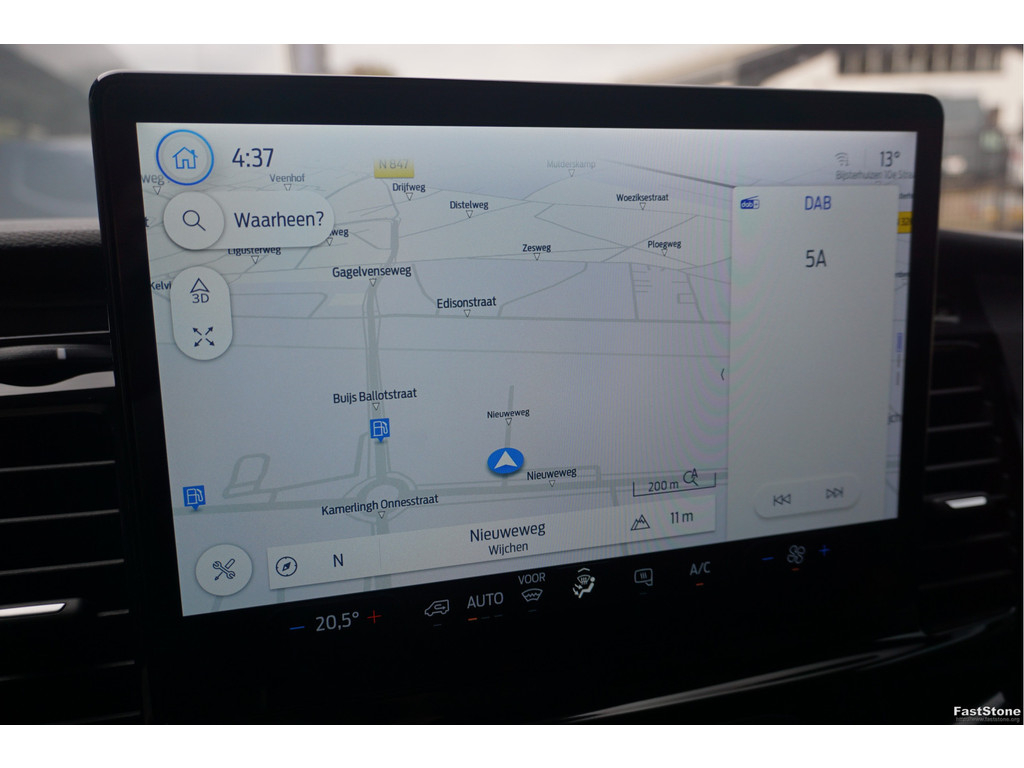 48400589-ford-transit-12