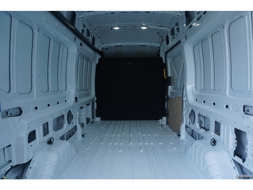 48405448-ford-transit-8