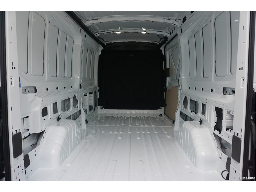 48405932-ford-transit-8