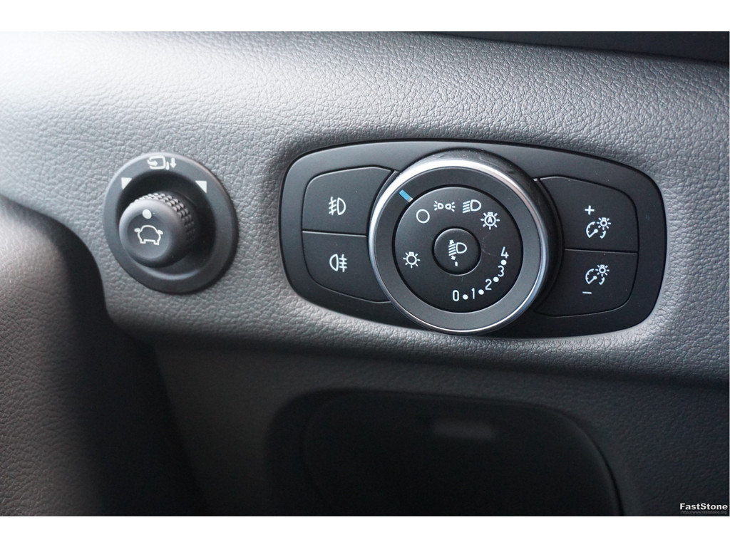 48406852-ford-transit-13