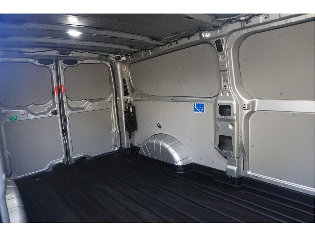 48883026-ford-transit-custom-8