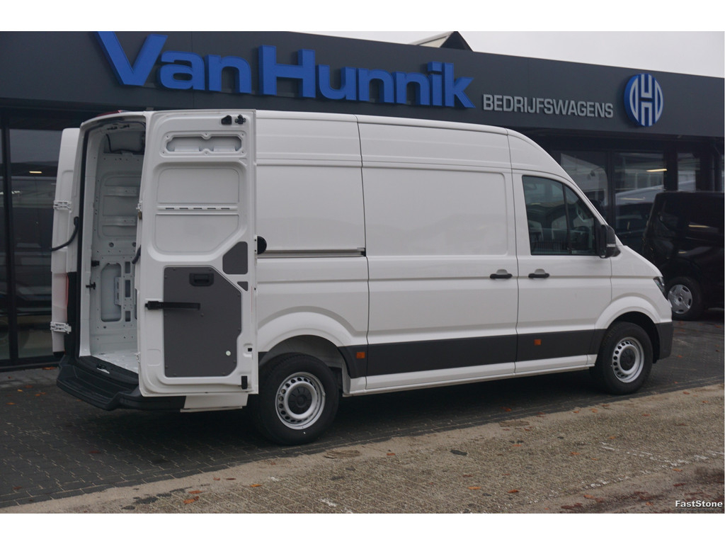 49277258-volkswagen-crafter-4